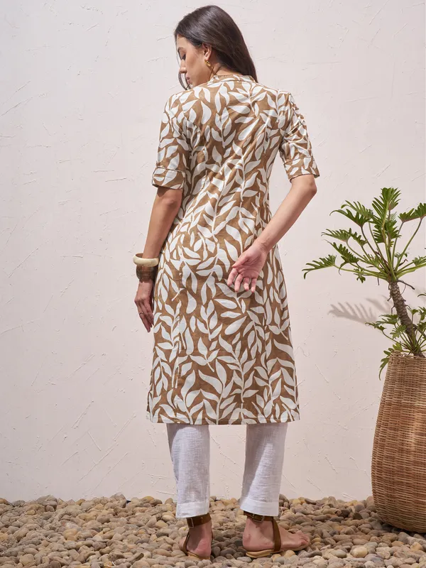 Vara By Vishudh Women Brown Printed Straight Kurta