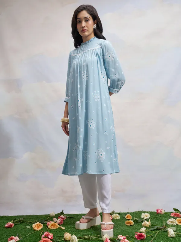 Vara By Vishudh Women Blue Printed Straight Kurta