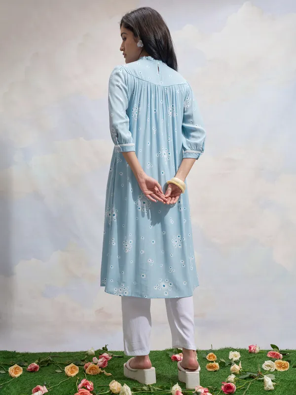 Vara By Vishudh Women Blue Printed Straight Kurta