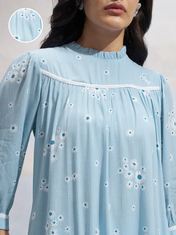 Vara By Vishudh Women Blue Printed Straight Kurta