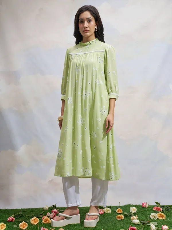 Vara By Vishudh Women Green Printed Straight Kurta
