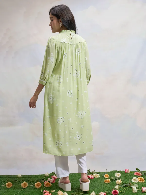 Vara By Vishudh Women Green Printed Straight Kurta