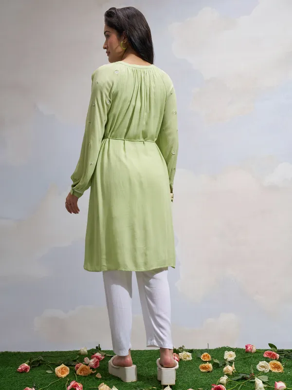 Vara By Vishudh Women Green Embroidered Straight Kurta