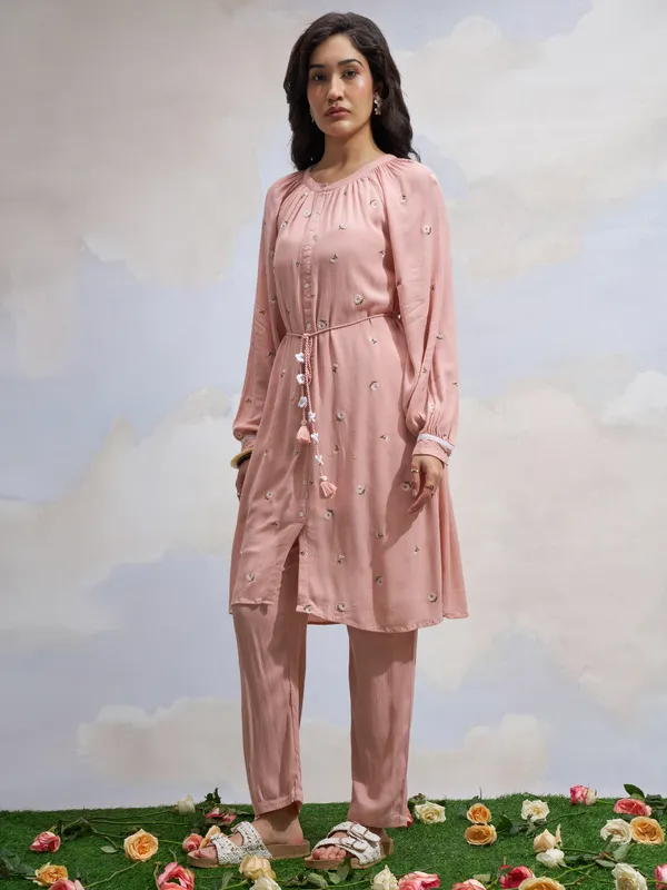 Vara By Vishudh Women Pink Embroidered Straight Kurta