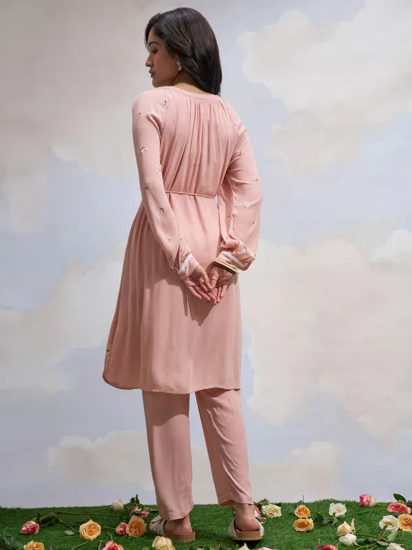 Vara By Vishudh Women Pink Embroidered Straight Kurta