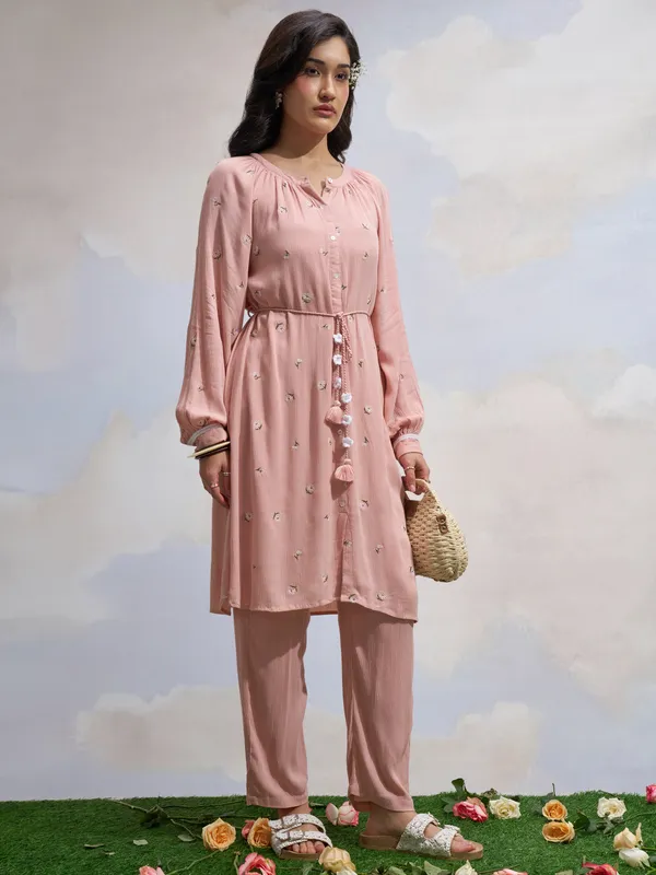 Vara By Vishudh Women Pink Embroidered Straight Kurta