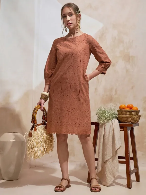 Vara By Vishudh Women Brown Embroidered Straight Kurta