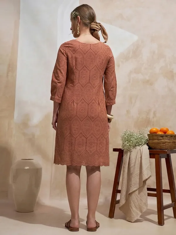 Vara By Vishudh Women Brown Embroidered Straight Kurta