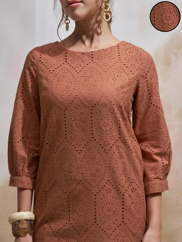 Vara By Vishudh Women Brown Embroidered Straight Kurta