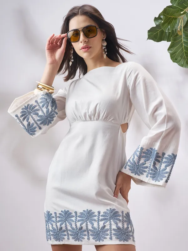 Vara By Vishudh Women Off White Embroidered A-Line Dress