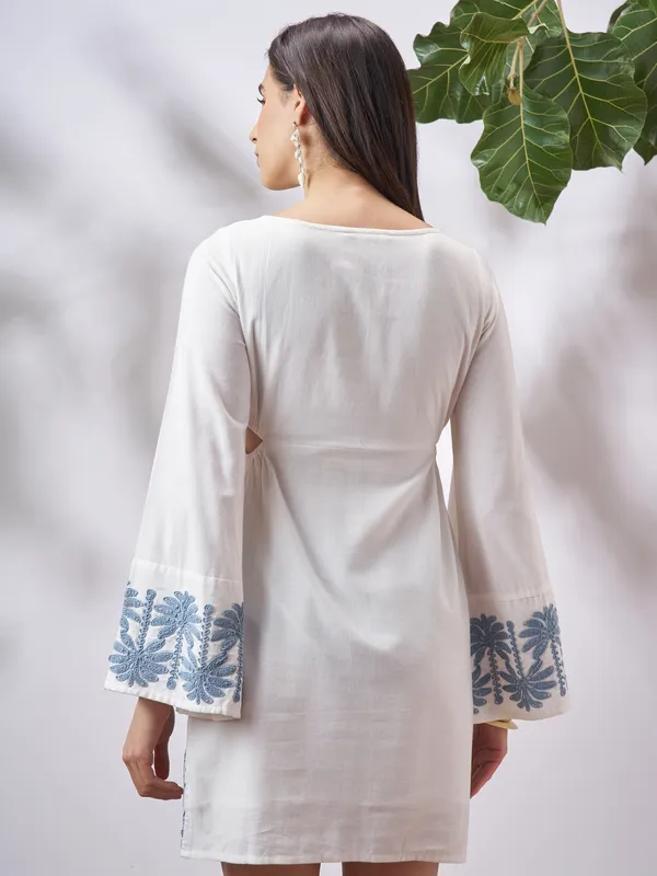 Vara By Vishudh Women Off White Embroidered A-Line Dress