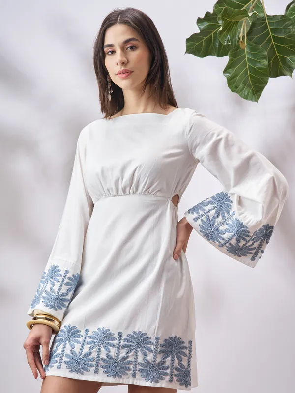 Vara By Vishudh Women Off White Embroidered A-Line Dress