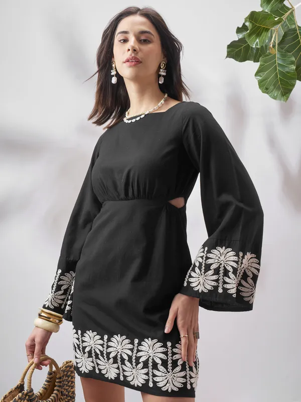 Vara By Vishudh Women Black Embroidered A-Line Dress