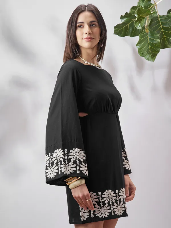 Vara By Vishudh Women Black Embroidered A-Line Dress