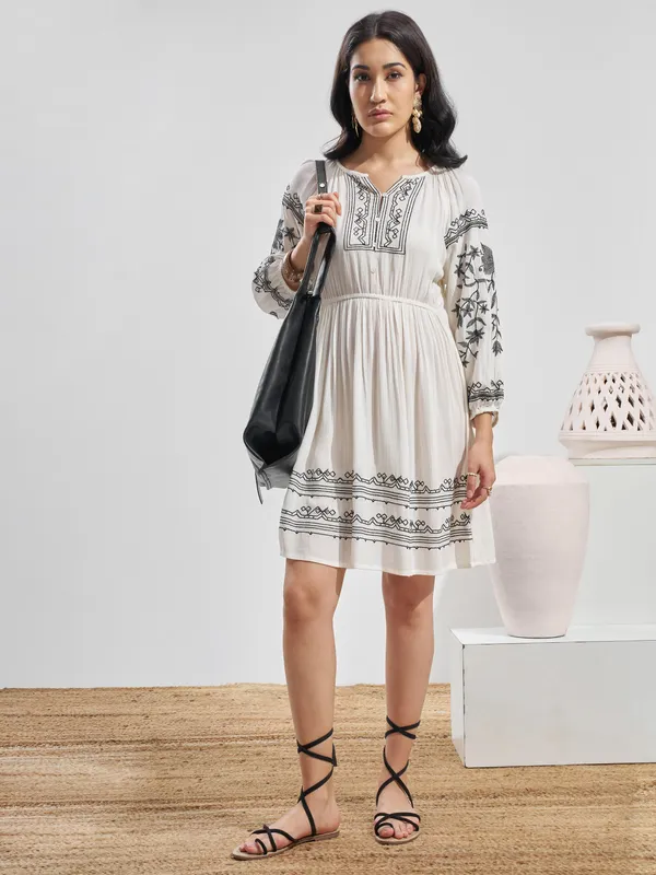Vara By Vishudh Women Off White Embroidered Fit and Flare Dress