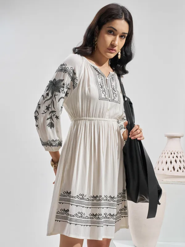 Vara By Vishudh Women Off White Embroidered Fit and Flare Dress