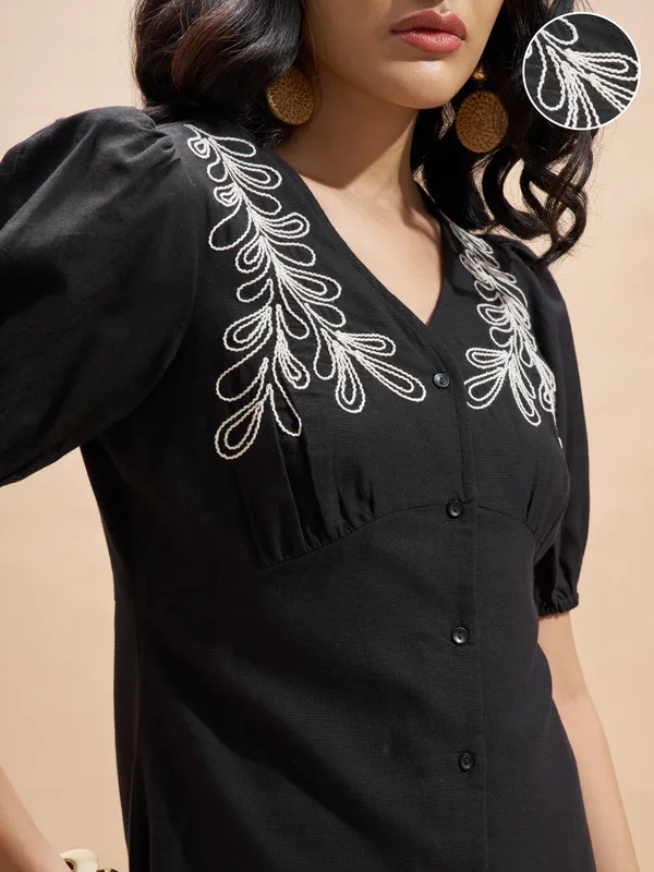 Vara By Vishudh Women Black Embroidered Bodycon Dress