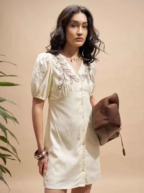 Vara By Vishudh Women Cream Embroidered Bodycon Dress
