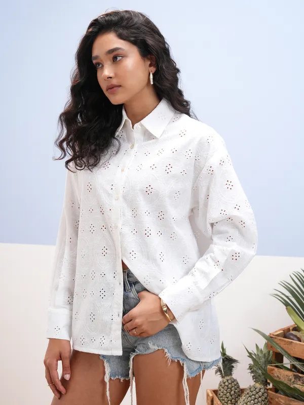 Vara By Vishudh Women White Embroidered Casual Shirt