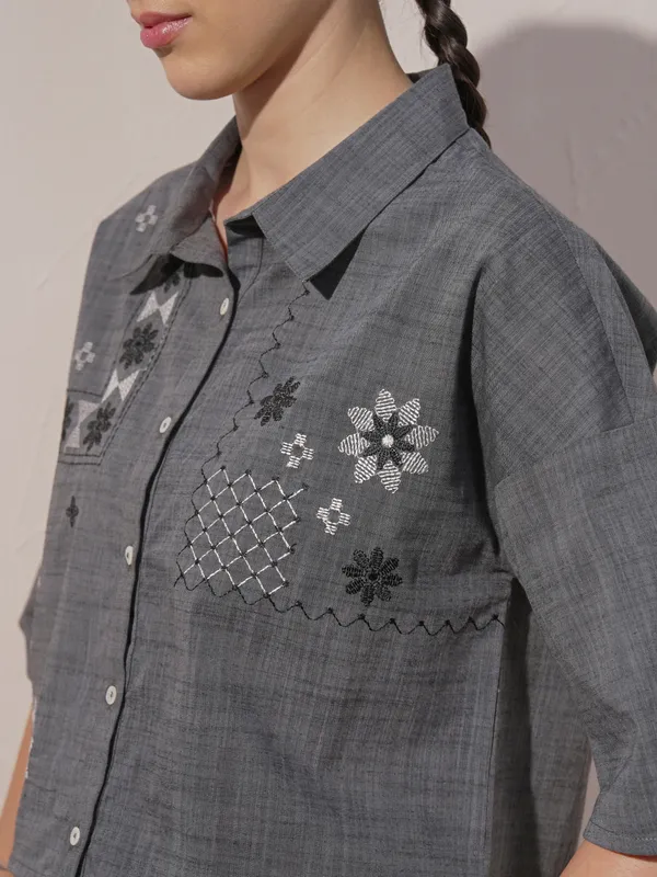 Vara By Vishudh Women Black Embroidered Casual Shirt