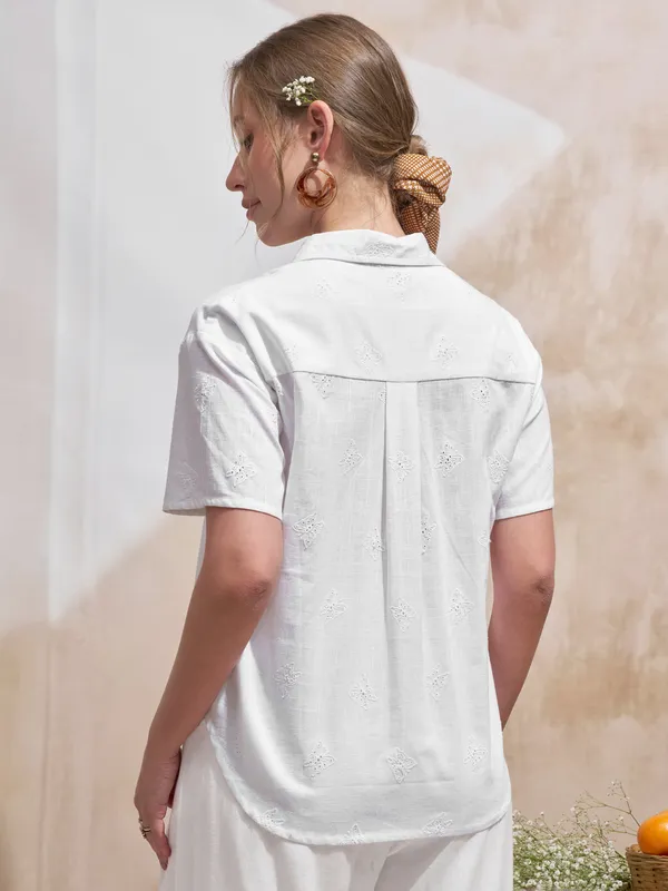 Vara By Vishudh Women White Embroidered Casual Shirt