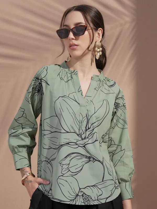Vara By Vishudh Women Green Printed Top