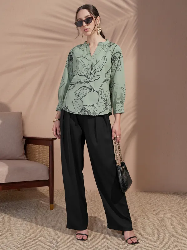 Vara By Vishudh Women Green Printed Top