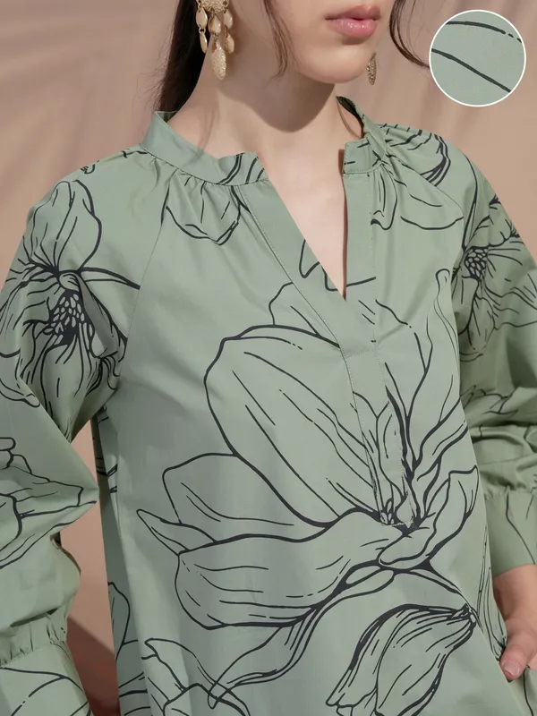 Vara By Vishudh Women Green Printed Top