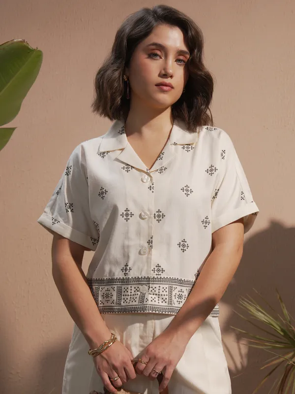 Women Printed Boxy Fit Casual Shirt