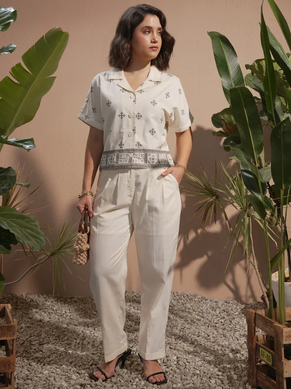 Women Printed Boxy Fit Casual Shirt