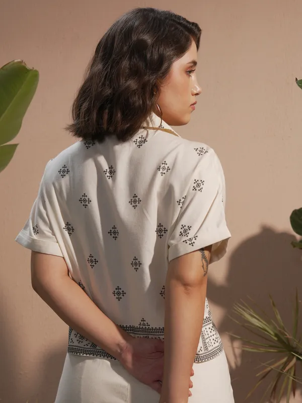 Women Printed Boxy Fit Casual Shirt