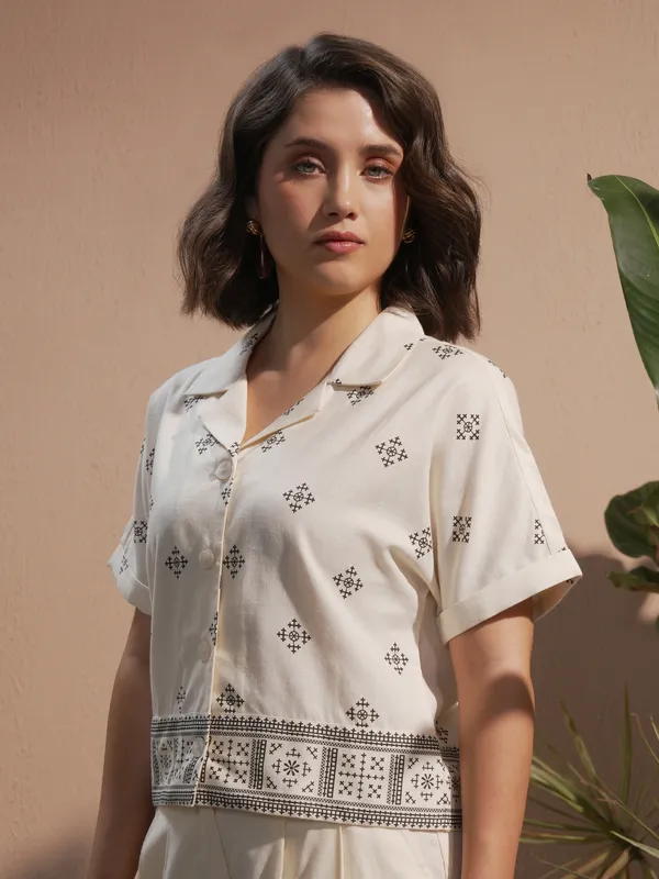 Women Printed Boxy Fit Casual Shirt