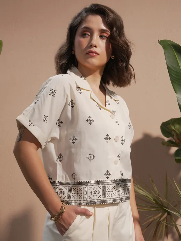 Women Printed Boxy Fit Casual Shirt