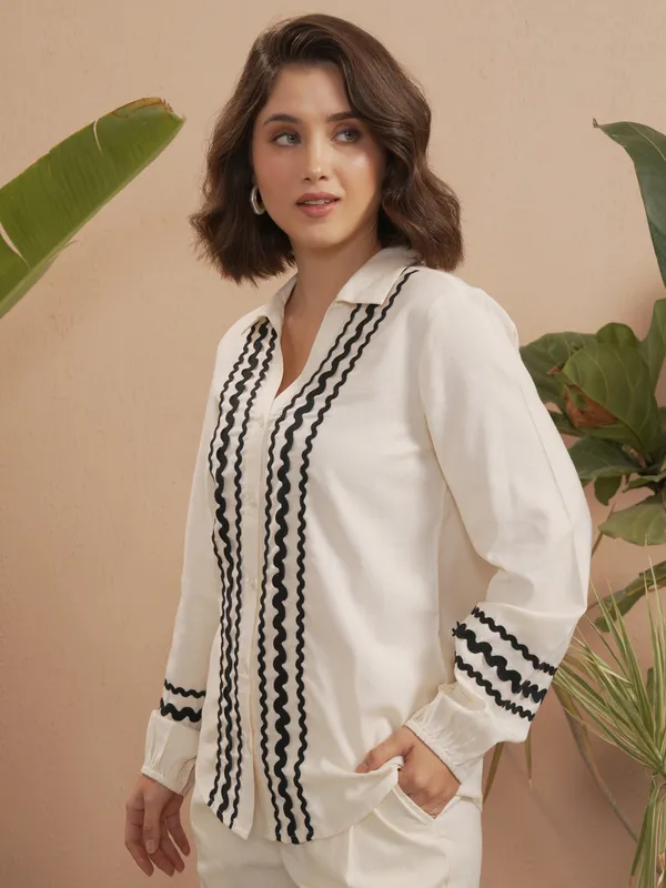 Vara By Vishudh Women Off White Solid Casual Shirt