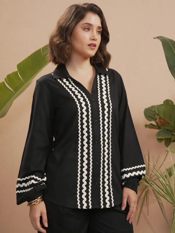 Vara By Vishudh Women Black Solid Casual Shirt