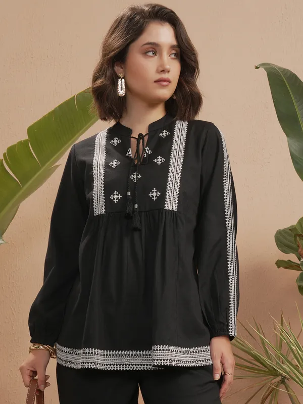 Vara By Vishudh Women Black Embroidered Top