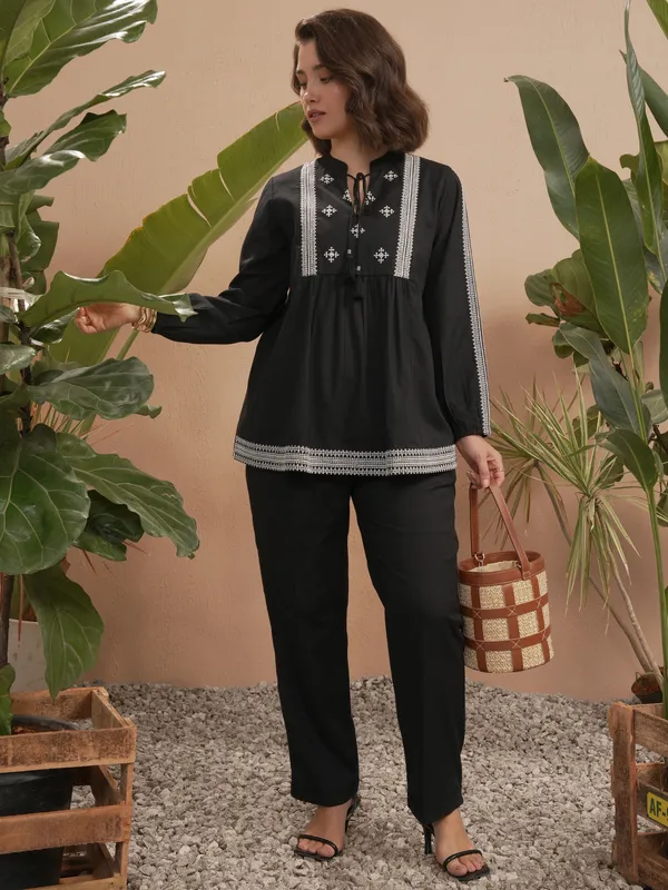 Vara By Vishudh Women Black Embroidered Top