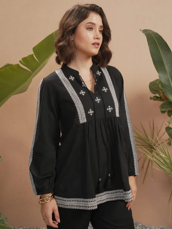 Vara By Vishudh Women Black Embroidered Top