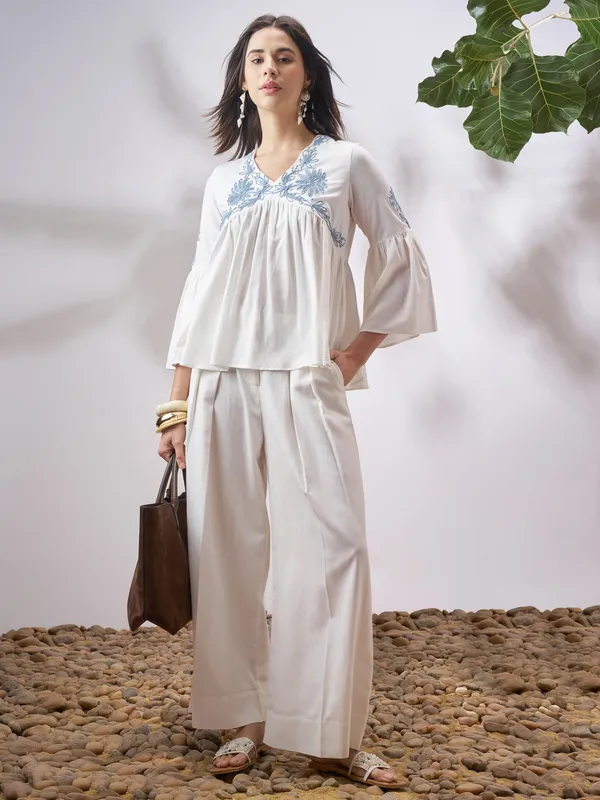 Vara By Vishudh Women Off White Embroidered Top