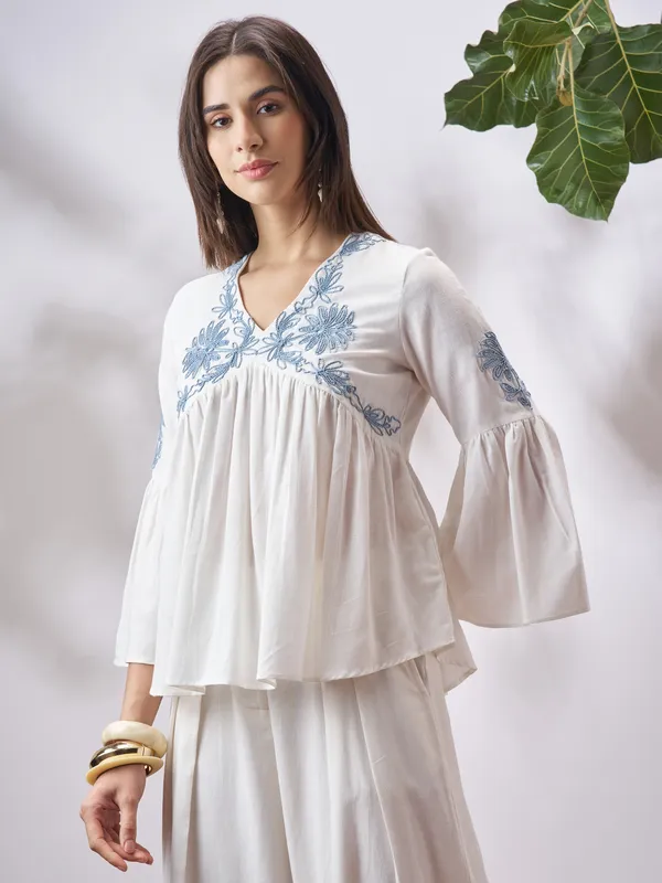 Vara By Vishudh Women Off White Embroidered Top
