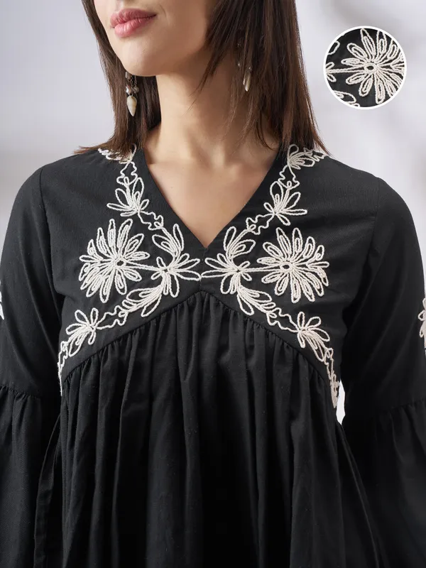Vara By Vishudh Women Black Embroidered Top