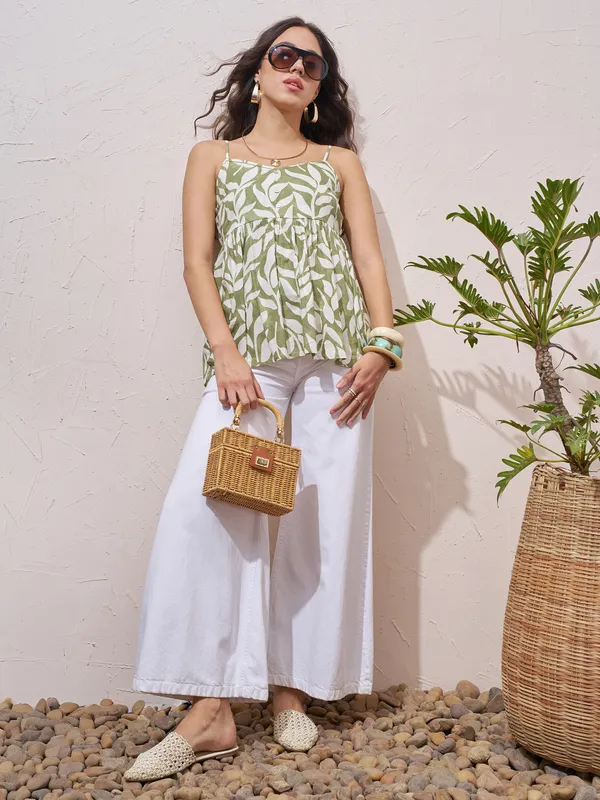 Vara By Vishudh Womens Green Printed Regular Top