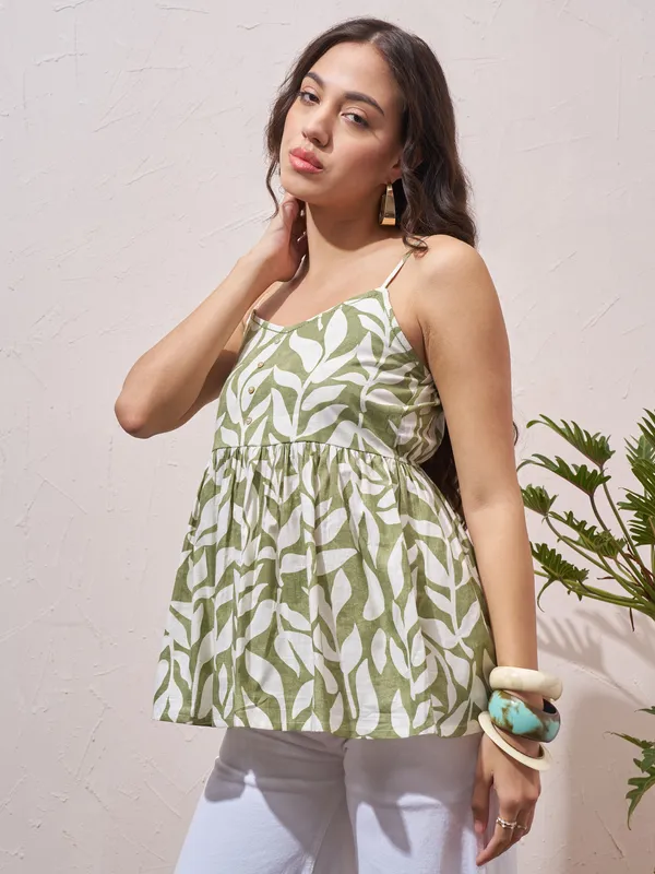 Vara By Vishudh Womens Green Printed Regular Top