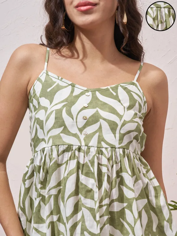 Vara By Vishudh Womens Green Printed Regular Top