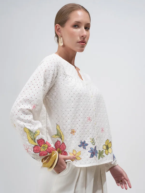 Vara By Vishudh Women Off White Embroidered Top