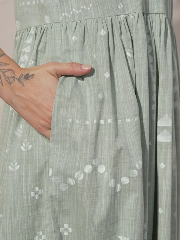 Vara By Vishudh Women Green Printed Maxi Dress