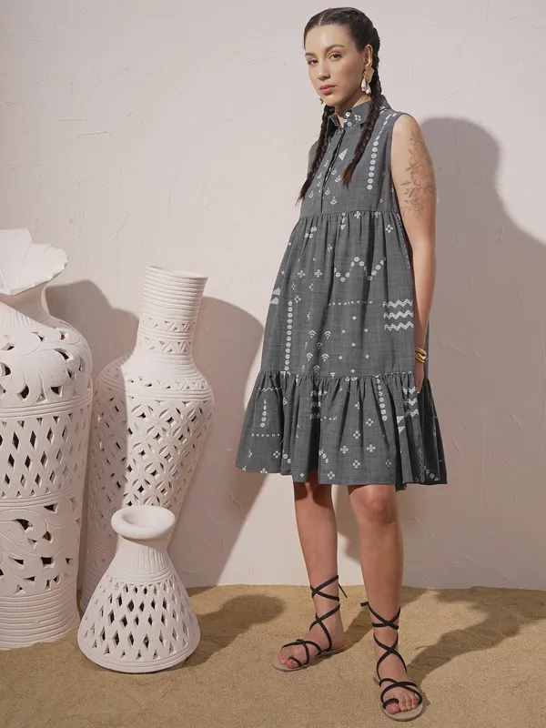 Vara By Vishudh Women Grey Printed Drop-Waist Dress