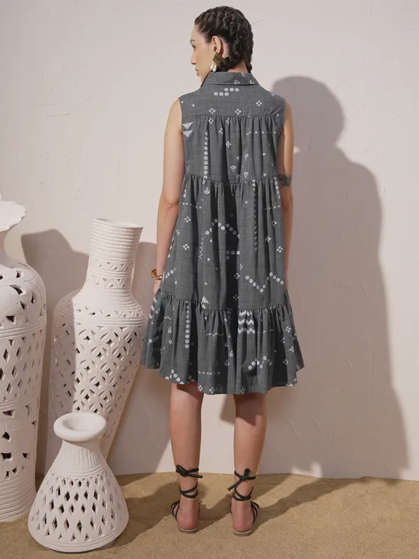 Vara By Vishudh Women Grey Printed Drop-Waist Dress