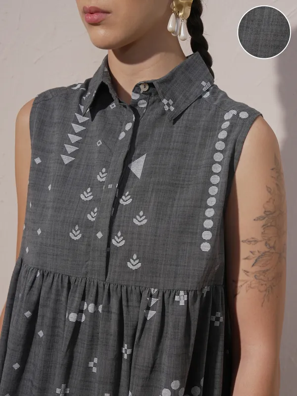 Vara By Vishudh Women Grey Printed Drop-Waist Dress
