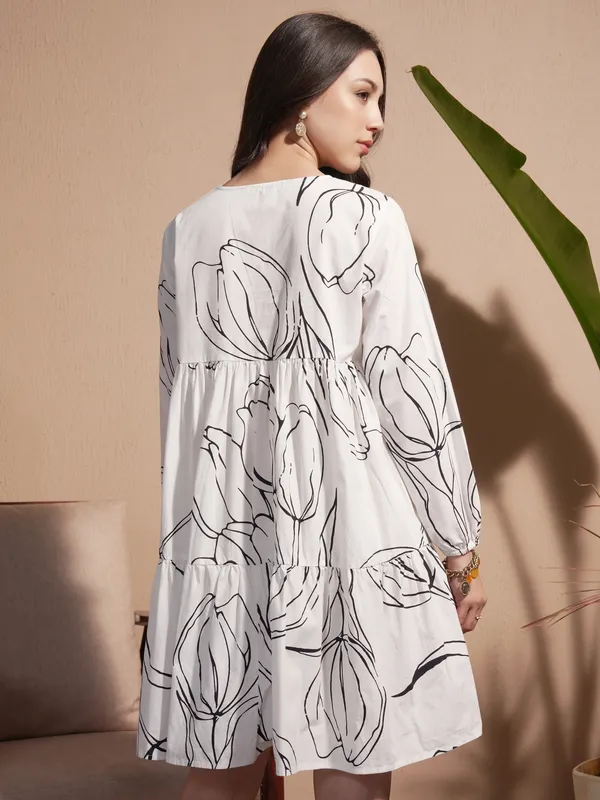 Vara By Vishudh Women White Printed Drop-Waist Dress